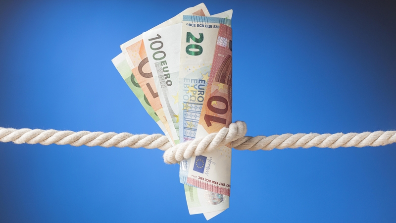 Seime atmesti visi keturi opozicijos antiinfliaciniai siūlymai