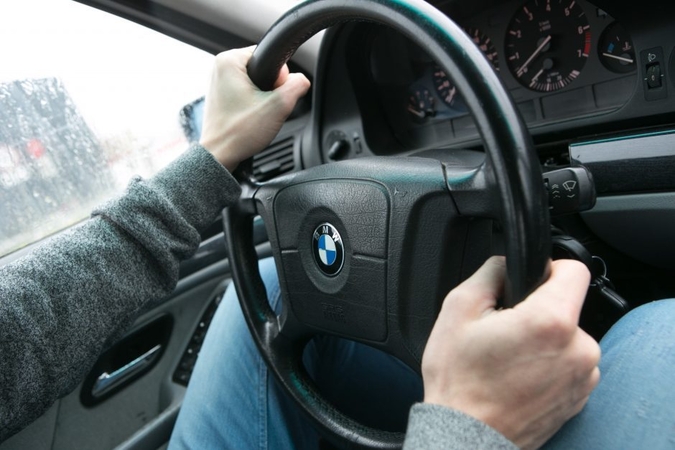 Panevėžyje siautėjo BMW vairų vagys: apiplėšė ne vieną automobilį