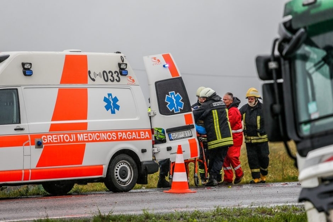 Tragiška avarija Kėdainių rajone: žuvo su vaiku važiavusi moteris