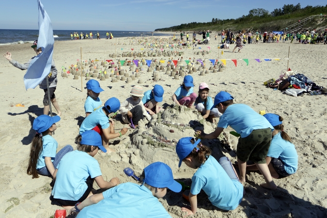 Miesto gimtadieniui – smėlio tortai