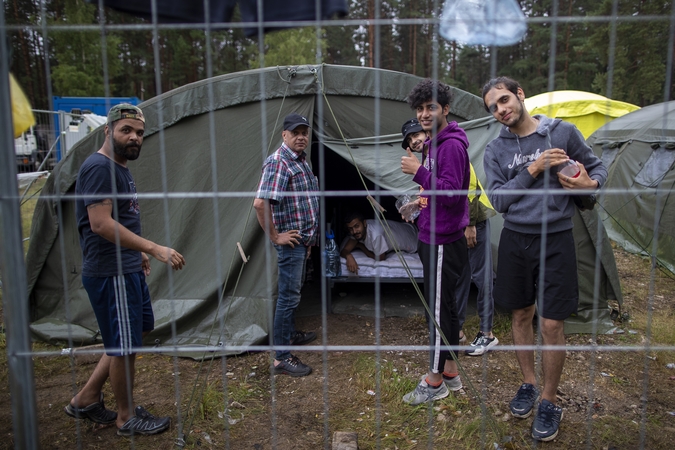 Iš Rūdninkų poligono pasprukę nelegalūs migrantai grįžo į stovyklą