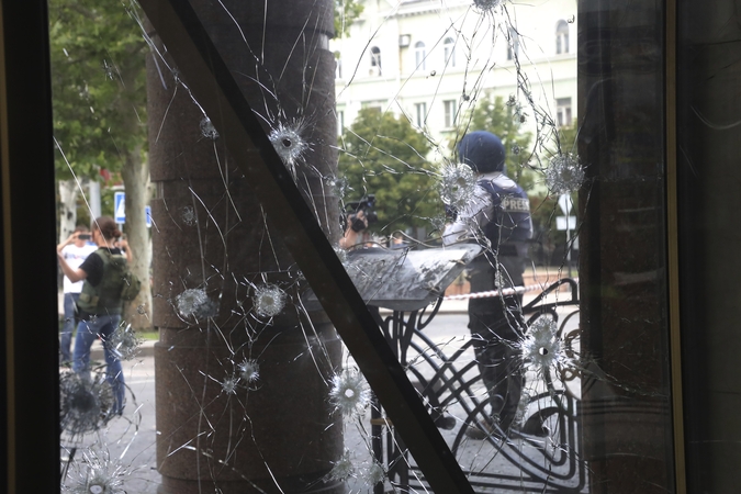 Karas: po šaudymų Rytų Ukrainoje žuvo aštuoni žmonės, Rusija teigia daranti pažangą prie Donecko
