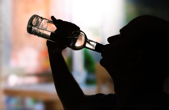 Pandemija ir alkoholis: vieni stabdė, kiti įsibėgėjo