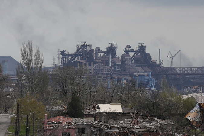 Ukraina: Rusija nuolat apšaudo „Azovstal“ gamyklą Mariupolyje