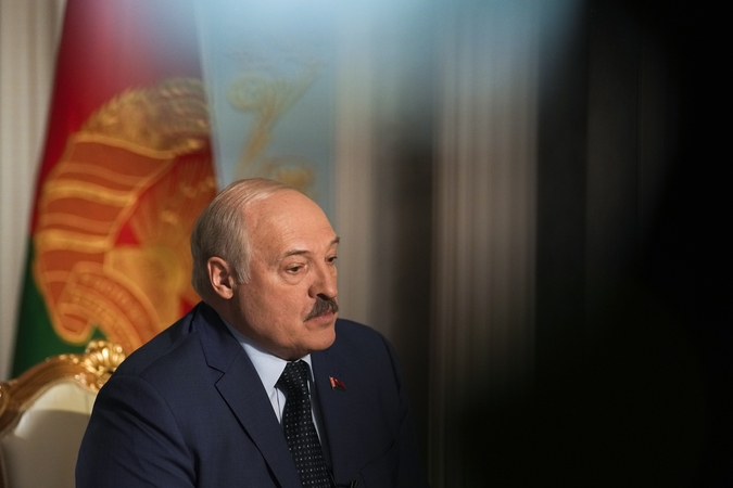 A. Lukašenka: Baltarusijos naikintuvai pritaikyti gabenti branduolį ginklą