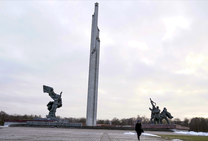 Ekspertai Latvijoje suskaičiavo apie 300 griautinų sovietinių paminklų