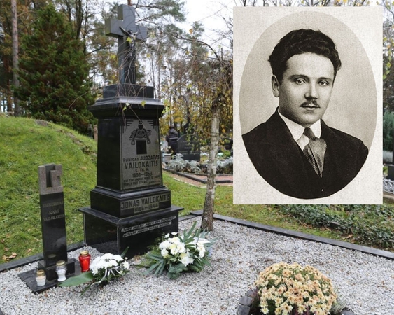 Išpildė: kaip signataras ir pageidavo, ant paminklo iškalti maldos žodžiai.