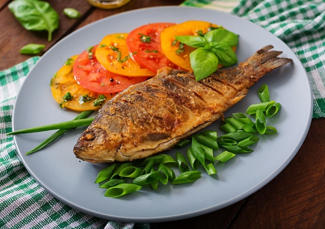 Maistas: naujausiais duomenimis, žmonės, kurie maitinasi pagal Viduržemio jūros dietą, jaučia mažiau nerimo, todėl turi mažesnį kraujospūdį ir apskritai būna sveikesni.