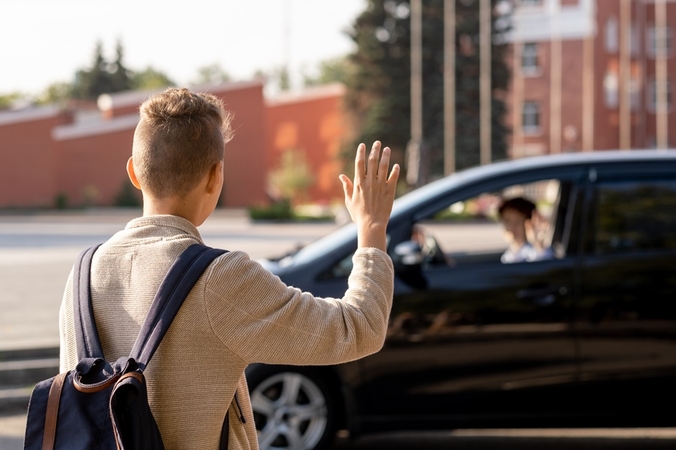 Vaikus į Radviliškio rajono mokyklas vežantiems tėvams bus kompensuojamos kelionės
