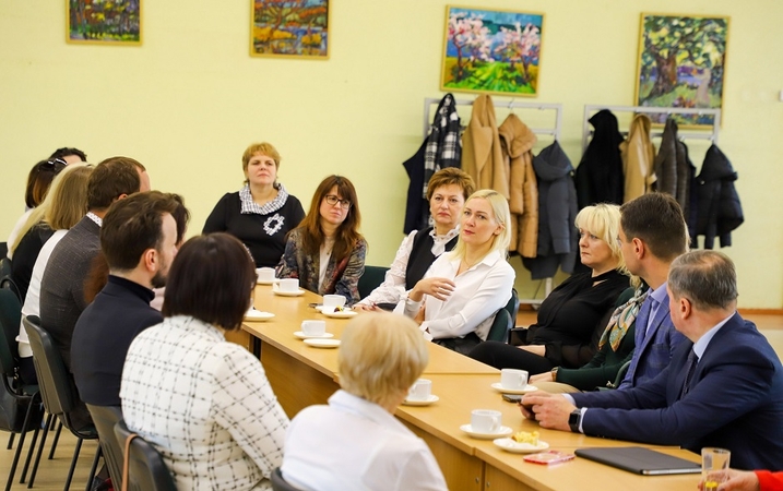 Susitikimas: šįkart apie mokinių maitinimo organizavimą išgirsti atvyko Jonavos rajono savivaldybės delegacija.