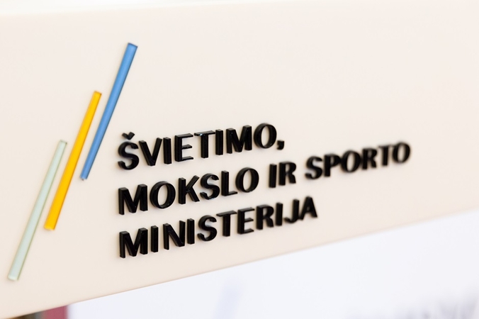 ŠMSM rekomenduoja vėlinti lietuvių kalbos ir literatūros tarpinio patikrinimo laiką