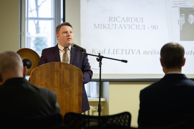 Maironio lietuvių literatūros muziejuje paminėtos kunigo Mikutavičiaus 90-osios gimimo metinės