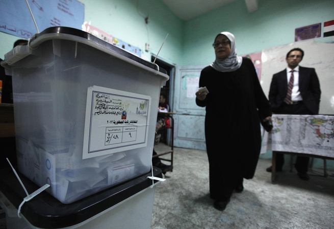 Egipto žmonės balsuoja referendume 