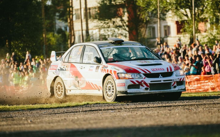 „300 Lakes Rally“: dramatiška kova vyksta dėl žemesnių vietų