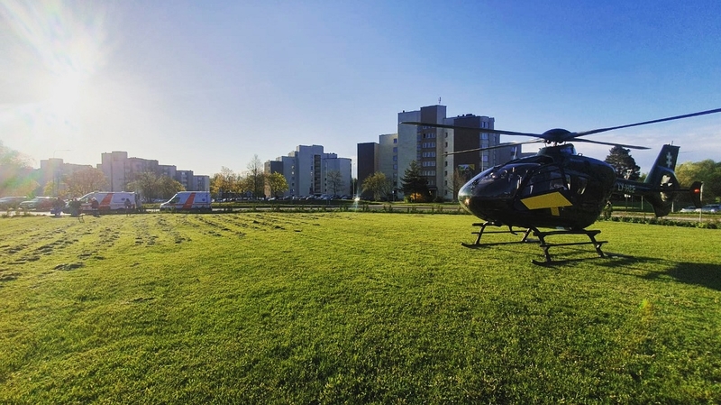 Pasieniečiai vykdė svarbią užduotį: naktį sraigtasparniu gabeno donoro širdį