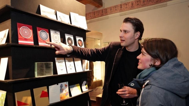 Vilniuje pirmąkart vyko slaptas menininkų atvirukų aukcionas