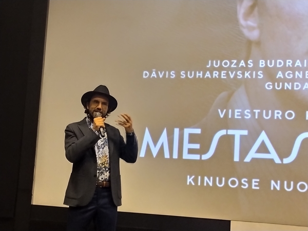 Uostamiestyje – „Miesto prie upės“ premjera