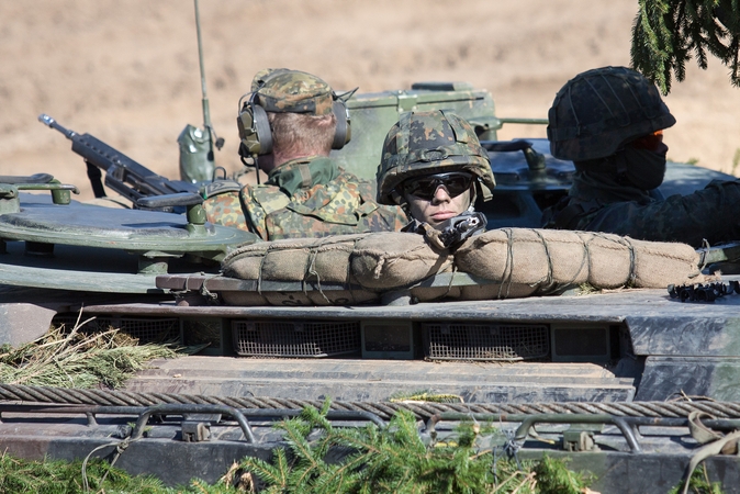 Ministras: jau rudenį Lietuvoje bus NATO priešakinės brigados valdymo elementas