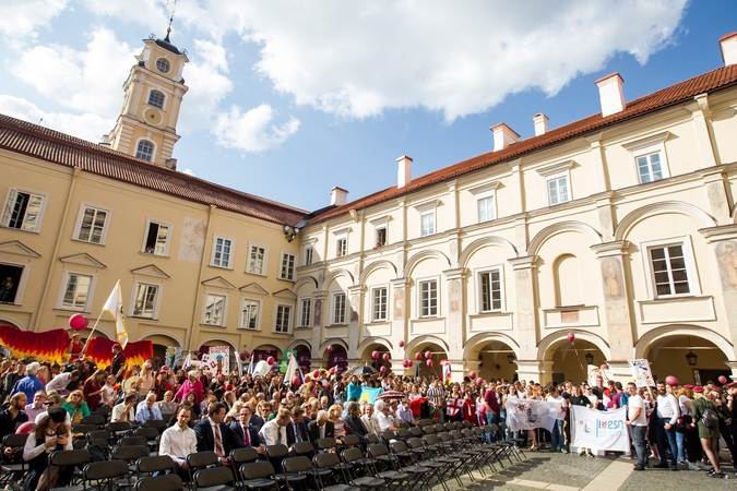 VU toliau skatins stipendijomis studentus iš sunkiai besiverčiančių šeimų