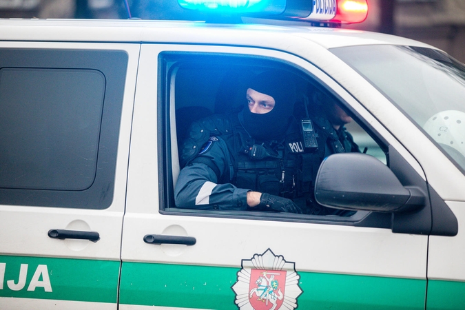 Neries krantinėje 80-metis švaistėsi revolveriu: per konfliktą sužalojo oponentą