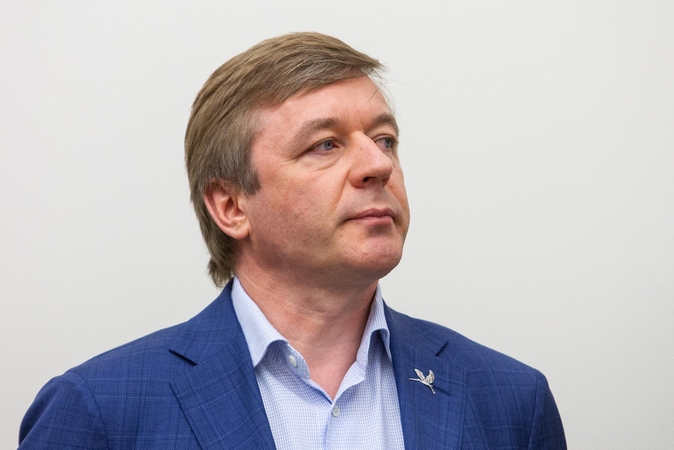 R. Karbauskiui jau laikas panikuoti: žmonės „valstiečiais“ nebetiki