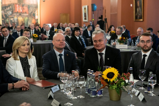Ginčai dėl J. Narkevičiaus smukdo premjero ir prezidento reitingus