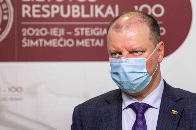 S. Skvernelis, A. Veryga pereina prie nuotolinių spaudos konferencijų