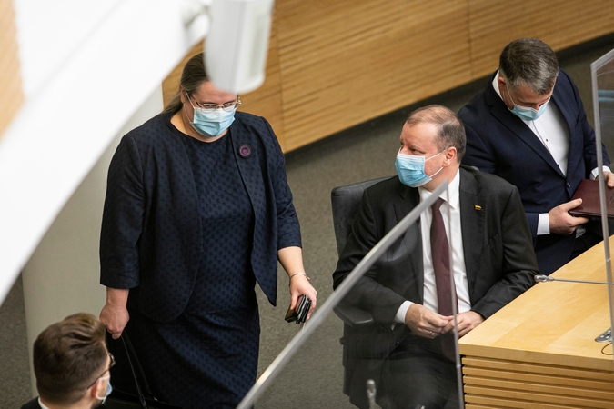 Politologai apie naują Seimo sezoną: lemtingas gali būti S. Skvernelio sprendimas