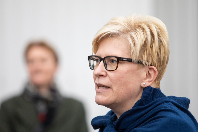 Premjerė: ribojimai pirmiausia būtų griežtinami nepasiskiepijusiems 