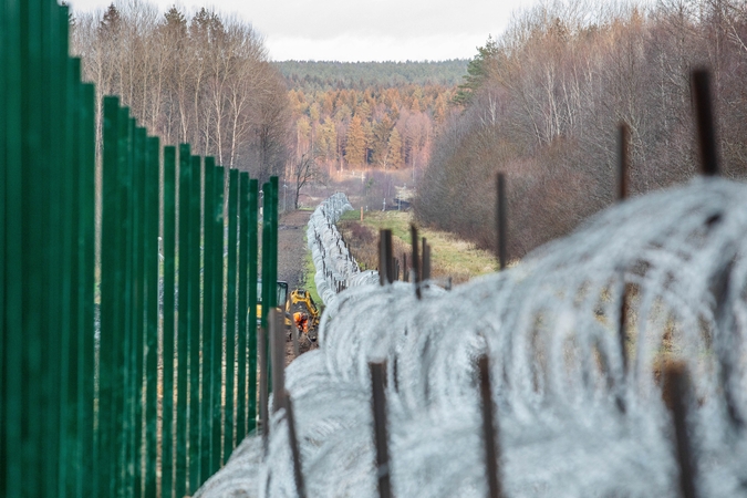 Artimiausiomis dienomis Baltarusijos pasienyje koncertinos užtvara sieks 100 km