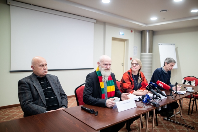 Prokurorai bando likviduoti A. Paleckio asociaciją, o ši skelbia apie plėtrą Latvijoje ir Lenkijoje