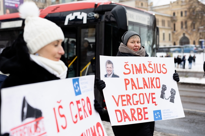 Seimo opozicija siūlo Vyriausybei tarpininkauti dėl Vilniaus vairuotojų streiko