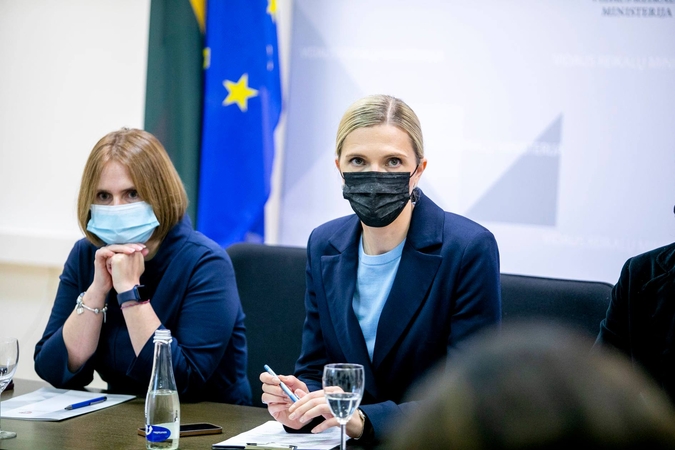 Ministrė įžvelgia klaidų valdant migrantų krizę, žada naują krizių valdymo modelį