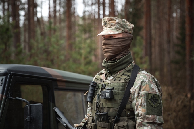 Kariuomenė pirko naudotų visureigių iš Nyderlandų: dabar ypač reikalingi patruliuoti pasienyje