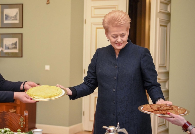 Užgavėnių proga – prezidentės kepti blynai