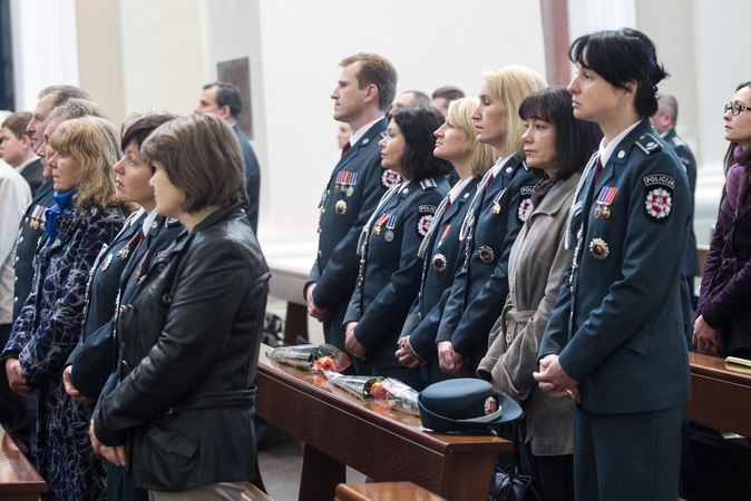 Noras įteisinti sielovados paslaugas pareigūnams sukėlė kritikos bangą