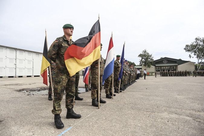Keičiasi Lietuvoje dislokuotos NATO pajėgų kovinės grupės vadas
