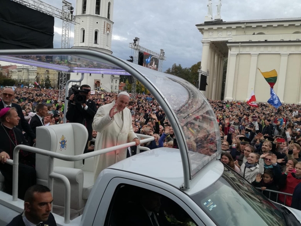 Šventasis Tėvas jaunimui: nepamirškite savo šaknų