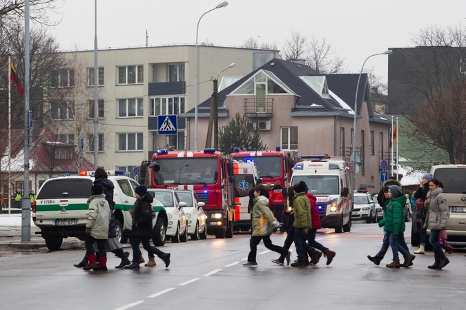 Vėl aliarmas Vilniaus gimnazijoje: rastas antras sprogmuo