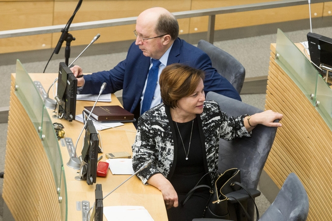 R. Juknevičienė ir A. Kubilius ragina kurti Lietuvos antihibridinę strategiją
