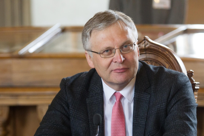 Vilniaus universitetas šeštadaliu kelia darbuotojų atlyginimus