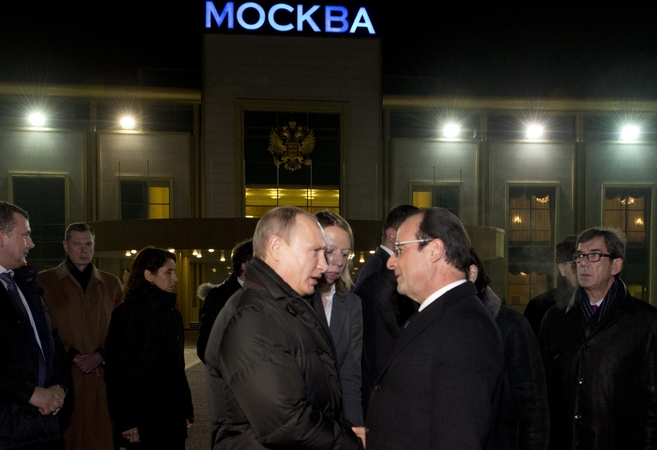 V. Putinas ir F. Hollande’as bando mažinti įtampą dėl Ukrainos