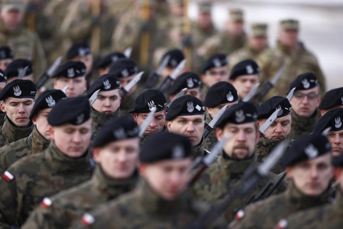 Pertvarkant lenkų kariuomenę pakeista dauguma aukščiausio rango vadų