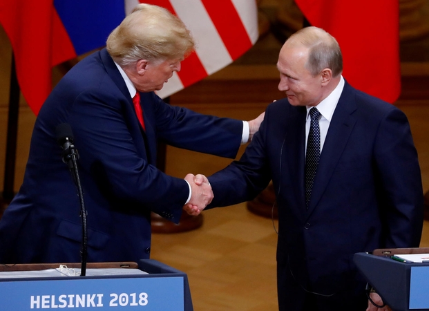 JAV demokratai reikalauja informacijos apie D. Trumpo ir V. Putino pokalbius
