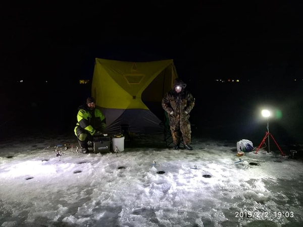 Žvejai išbando marių ledą: laimikis nedžiugina