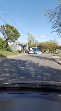 Vilniuje golfas susidūrė su sunkvežimiu, nukentėjo du žmonės