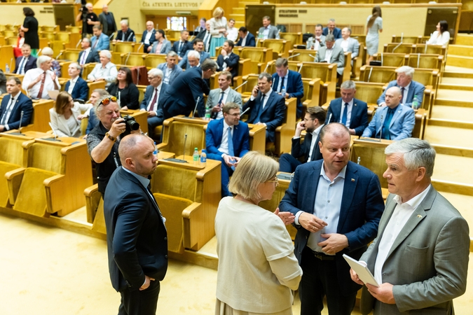 Drama Seime temdo susitarimų dėl krašto gynybos ir užsienio politikos likimą