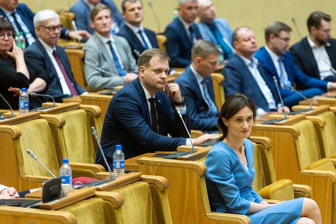 Opozicija neatmeta galimybės rinkti parašus, kad Seimo vadovė pasitikrintų pasitikėjimą