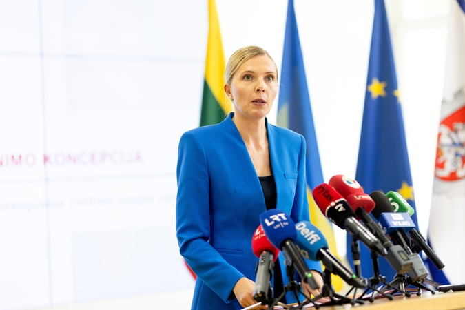 Ministrė apie valstybės tarnybos reformą: jei nieko nedarysime, greitai nebus kam dirbti
