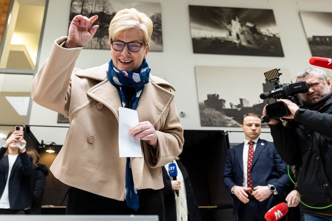 Premjerė ragina žmones eiti balsuoti: sėdėti ant sofos ar kariauti feisbuke nėra pilietiška